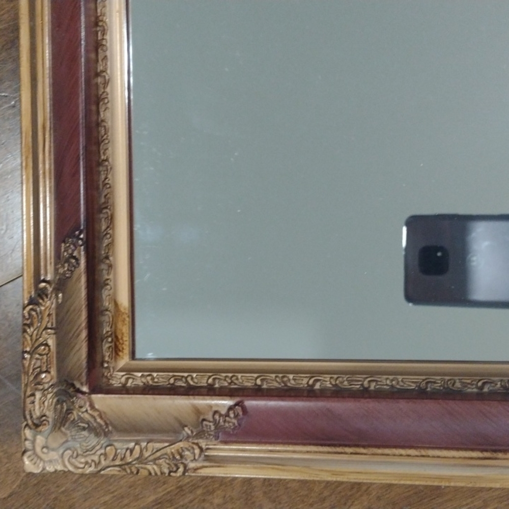 Victorian looking mirror - Picture 2 of 8